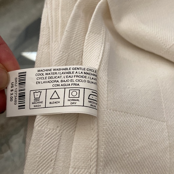 Pier 1 Imports - Set of 4 Napkins and World Market Set of 2 Napkins - Picture 5 of 9